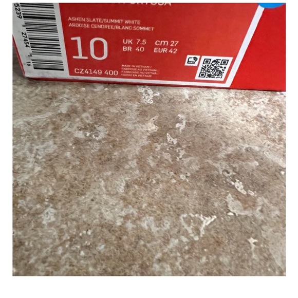 Nike Air Max Furyosa - Picture 2 of 5